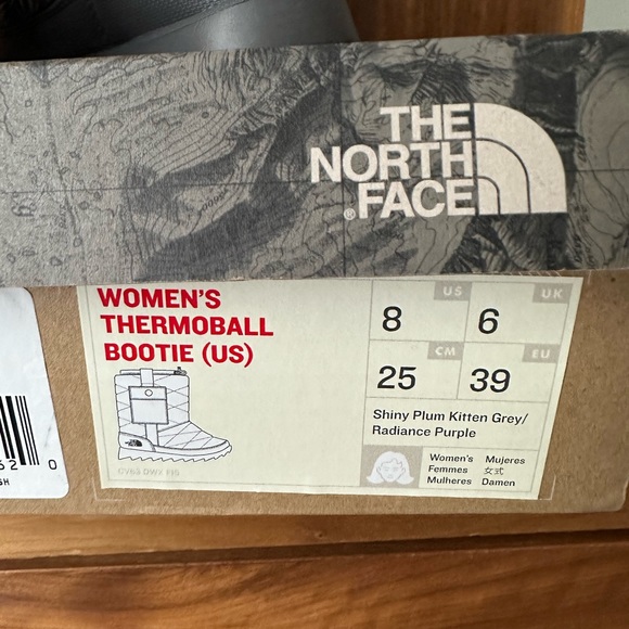 Women’s North Face Bootie - Picture 3 of 4